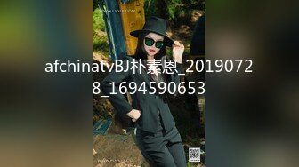 新人求关注 寝室直男室友经常当着我的面打飞机射精 忍不住直接上去吃他大屌 无套坐上他的大鸡巴