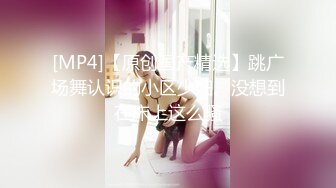 商场隔板女厕后拍美女尿尿 阿姨吃多了来厕所抠喉