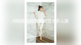 带老婆和小孩在老家田间悠逛 兴趣来潮让老婆露出一番 脱下内裤没想到湿透了 真是夫妻心有灵犀