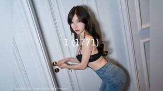 STP16325 上海大学生情侣约单男酒店3P，【3P大战00后】这么美艳的女友舍得贡献出来，身材极品颜值高，体验两个男人一起玩弄的刺激